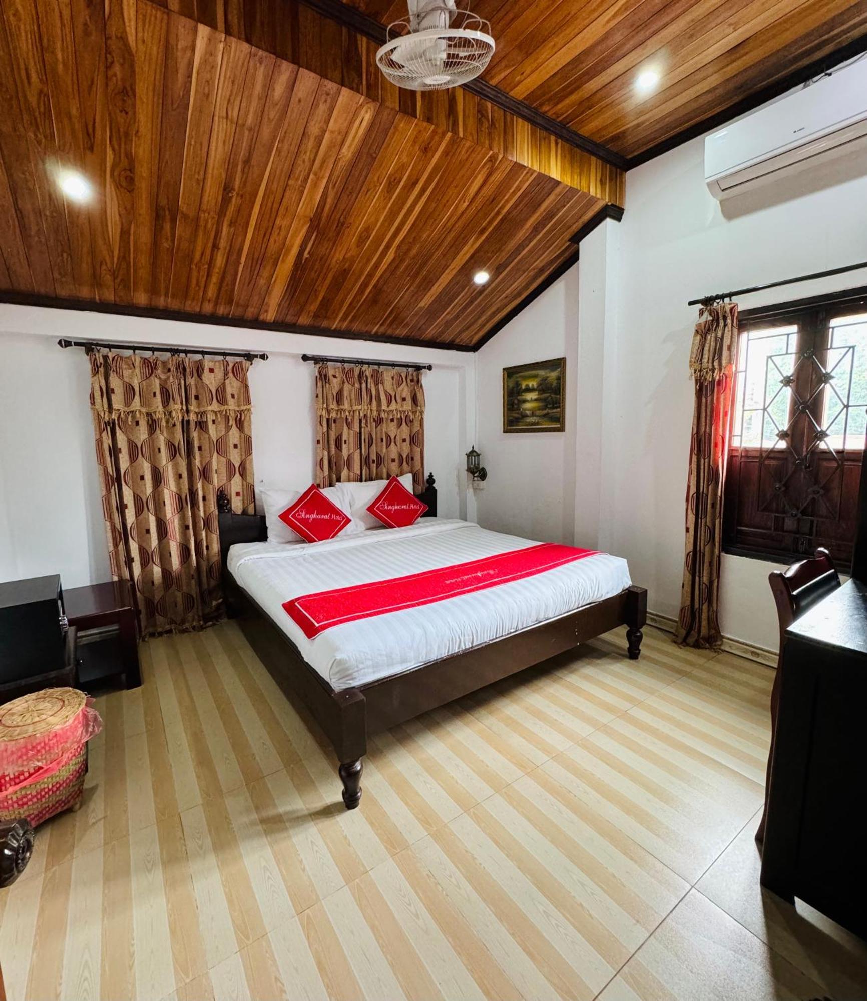 Singharat Boutique House Bed & Breakfast Луанг Прабанг Екстериор снимка