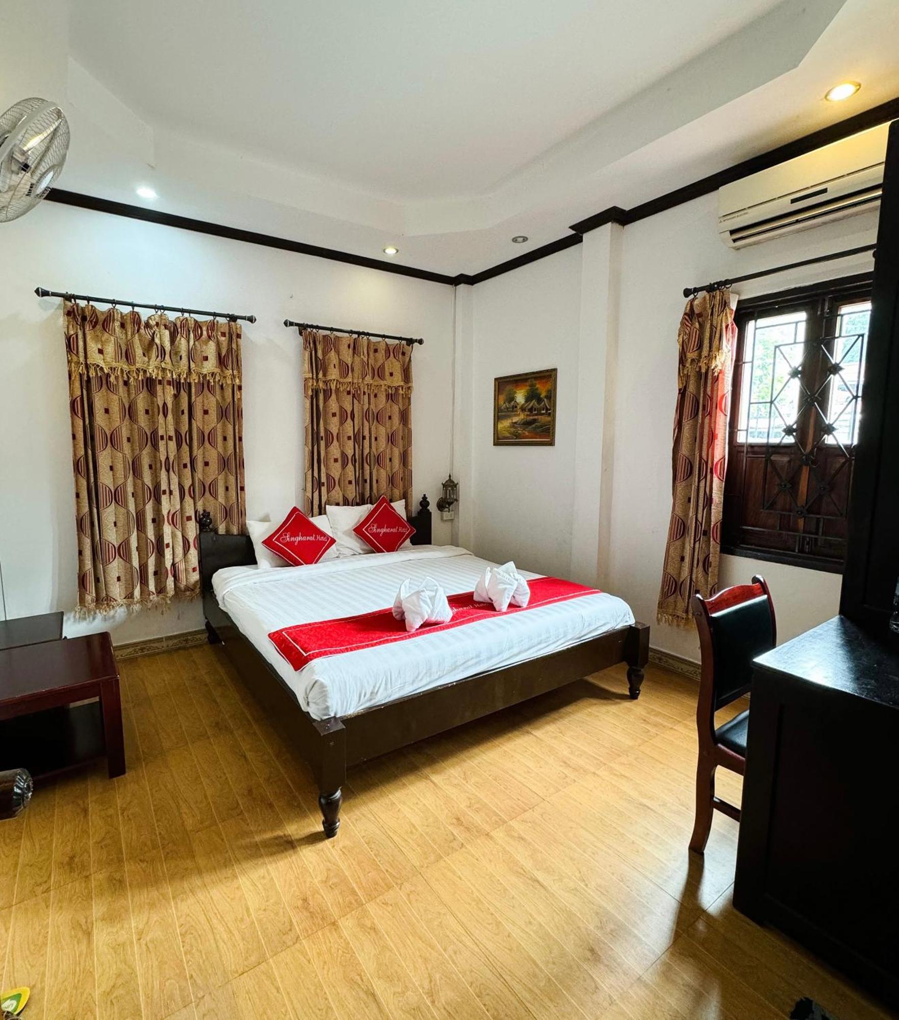 Singharat Boutique House Bed & Breakfast Луанг Прабанг Екстериор снимка