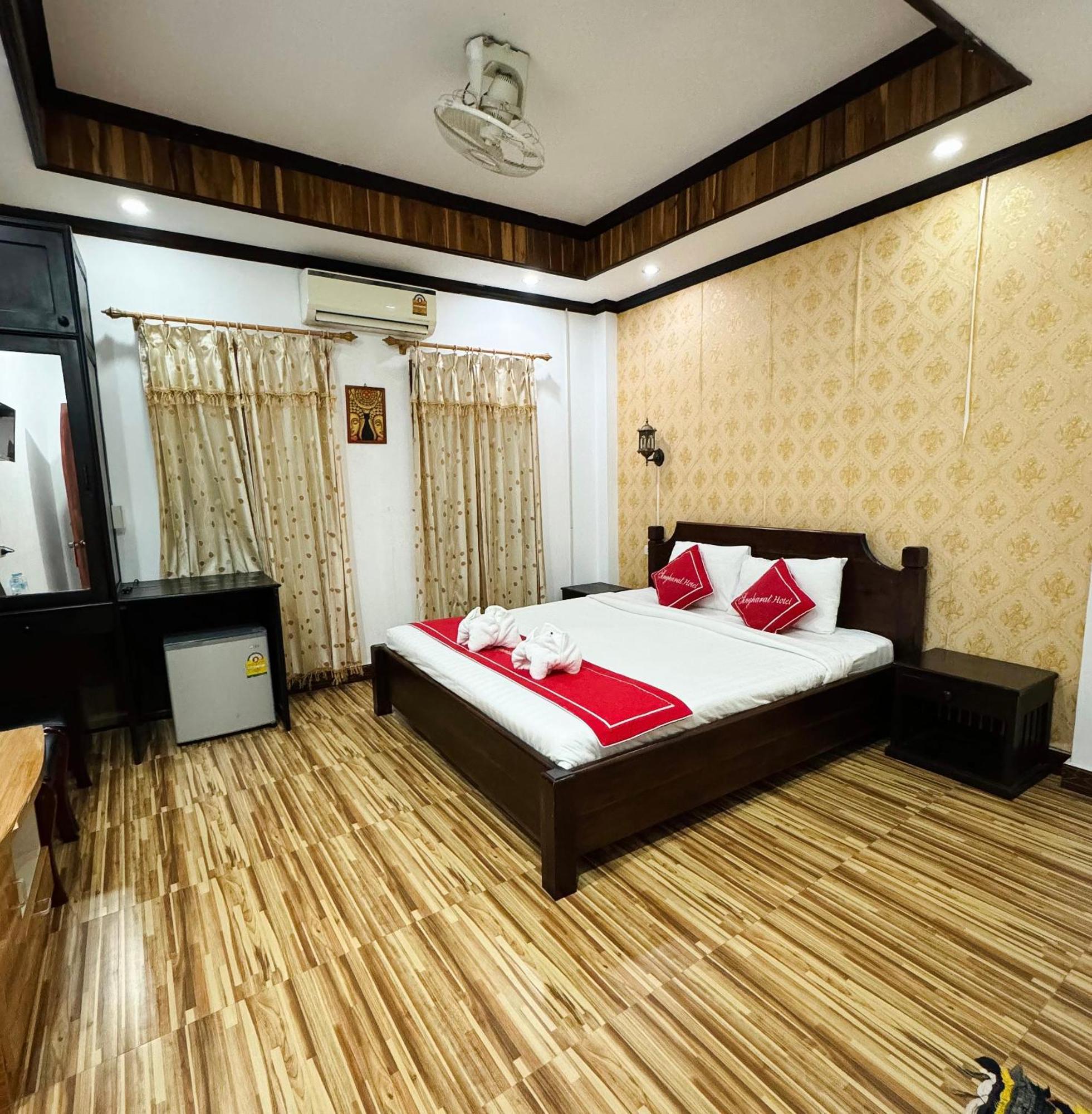 Singharat Boutique House Bed & Breakfast Луанг Прабанг Екстериор снимка