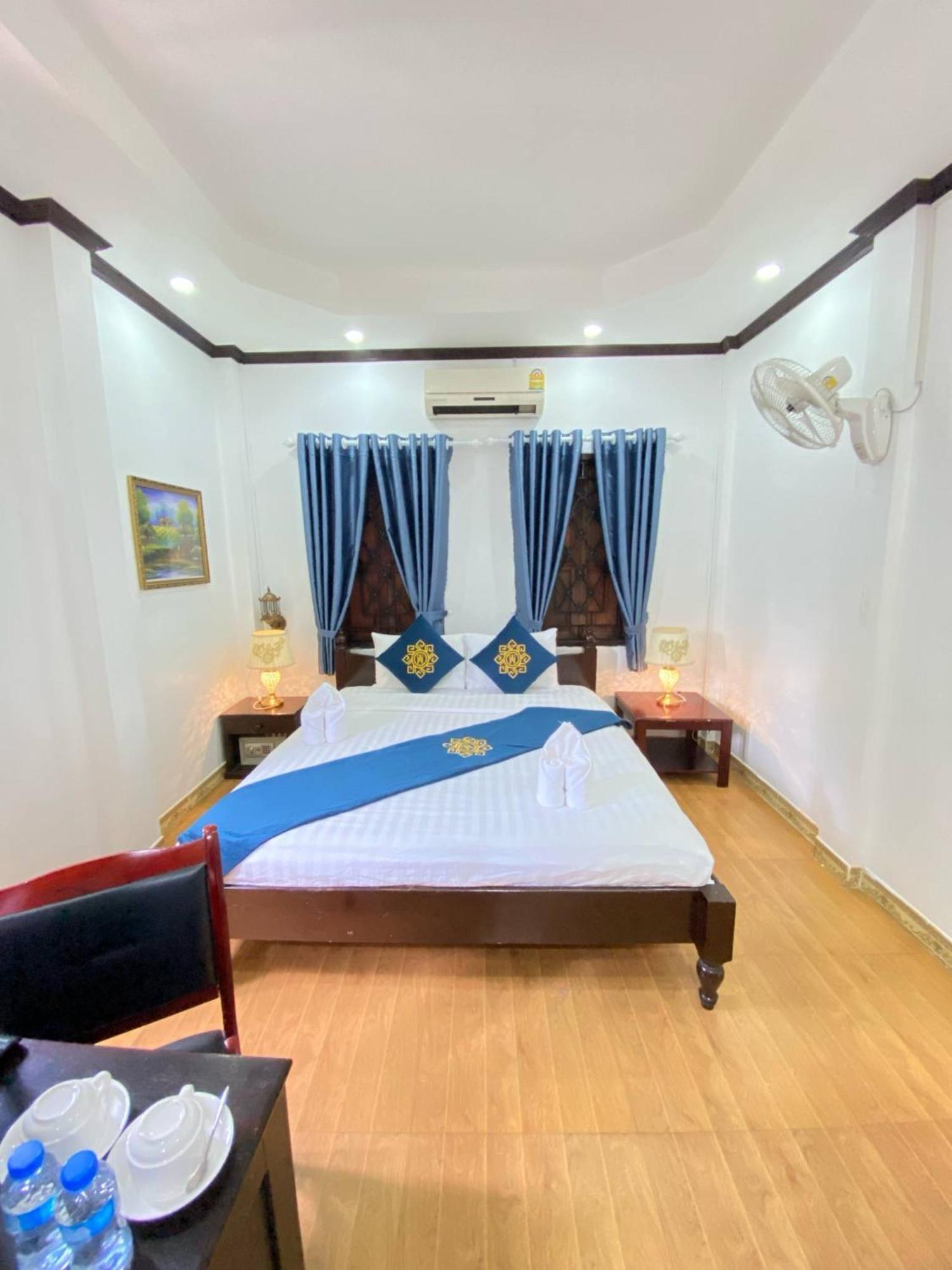 Singharat Boutique House Bed & Breakfast Луанг Прабанг Екстериор снимка