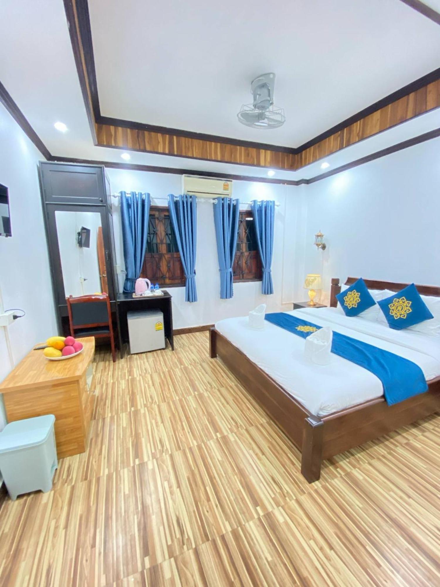 Singharat Boutique House Bed & Breakfast Луанг Прабанг Екстериор снимка