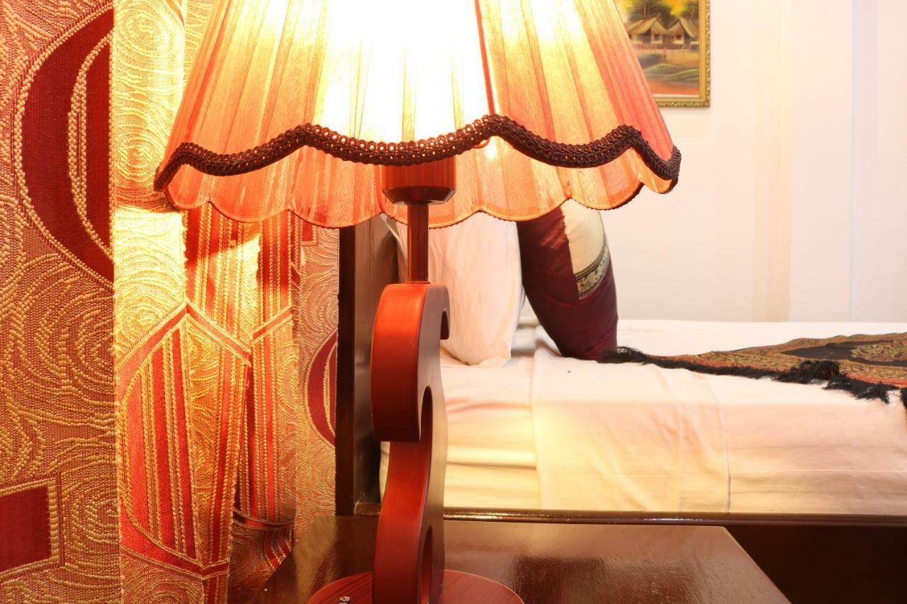 Singharat Boutique House Bed & Breakfast Луанг Прабанг Екстериор снимка